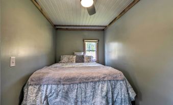 Mt Lookout Tiny House w/ Backyard & Fire Pit! - Housity