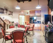 Econo Lodge Hotels in Bedford