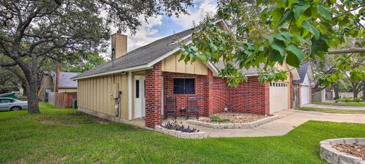 Family Retreat ~ 1 Mi to Hill Country Mile! Hotels in Kendall County