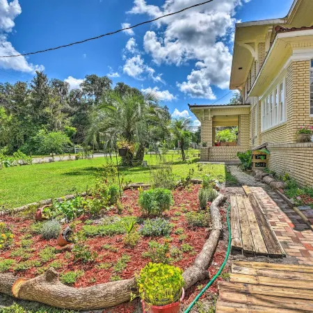 Historic Crescent City Studio - Lakefront w/ Dock!