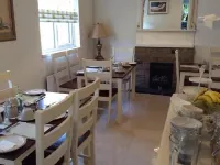 The Vee Guest Accommodation - Breakfast