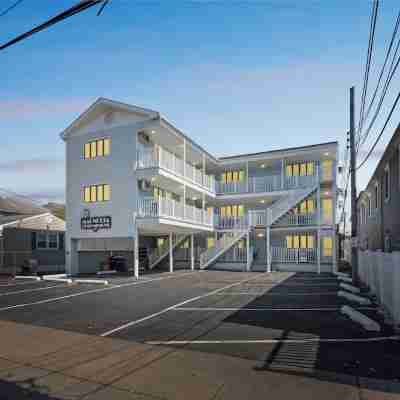 2BR Condo, Walk to Everything, WiFi, AC, Parking - Fireworks, Sleeps 6 Hotel Exterior