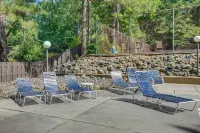 Stylish Durham Townhome < 5 Mi to Downtown!
