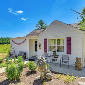 Family Fancy Gap Cottage w/ Deck - Pets Welcome!