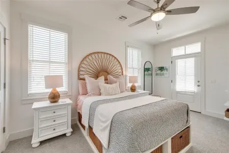 Carlton Landing Vacation Home - Perfect Getaway Spot!