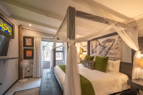 Foxy Crocodile Bush Lodge & Kruger Safari's - No Loadshedding Hotels in Marloth Park