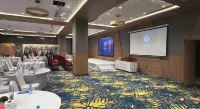 Sur Grand Hotel Hotel di Al-Bar