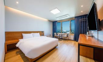 Incheon (Yeonanbudu) the K-Hotel