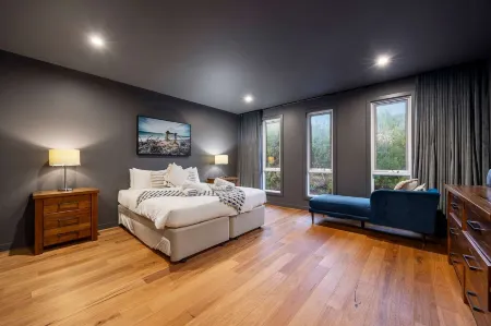 The Break Pool Spa Sauna Beach