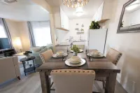 Near I5, Airport Hotels in Anderson