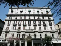 Napoli's Gold Hotel Các khách sạn gần Quảng trường Piazza Cavour