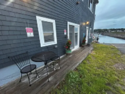 Marina on the Sakonett Hotels in Portsmouth