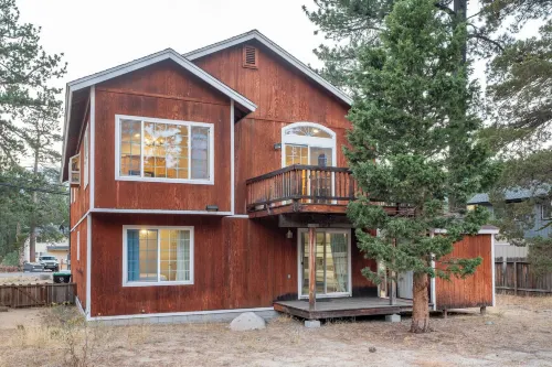 Blitzen by AvantStay Pet-Friendly Tahoe Retreat Near Heavenly Ski Resort