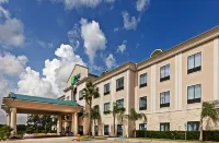 Holiday Inn Express & Suites Houston-Alvin Hotels in Alvin