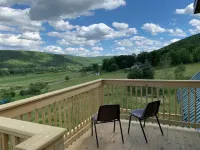 2 Valley View Family Farm Apartment