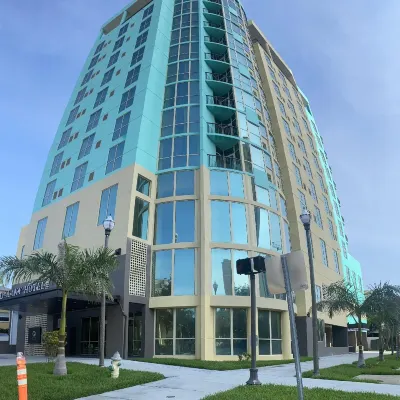 Galaxy Hotel Hoteles cerca de Restaurante 400 Beach