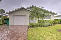 Spacious Naples Home < 1 Mi to Vanderbilt Beach! - Wi-Fi