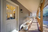 Blowing Rock Escape w/ Covered Deck & Fire Pit - 3-Star