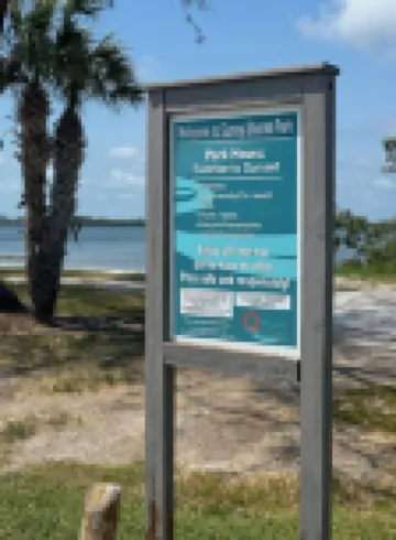 2bed 2 bath sleeps 6. Walk to the water, less than a mile to Anna Maria Island