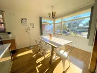 Campbelltown Holiday Home 3 Bed & Parking