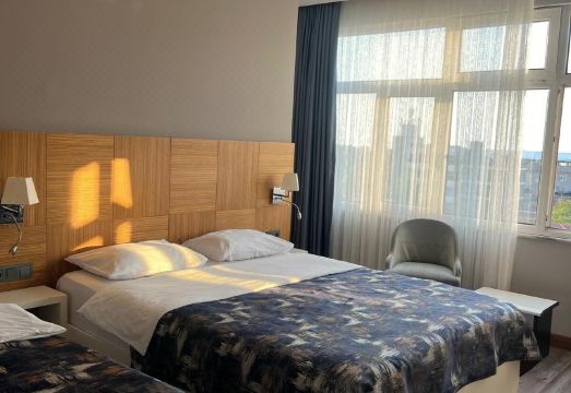 5. 누르 호텔 트라..