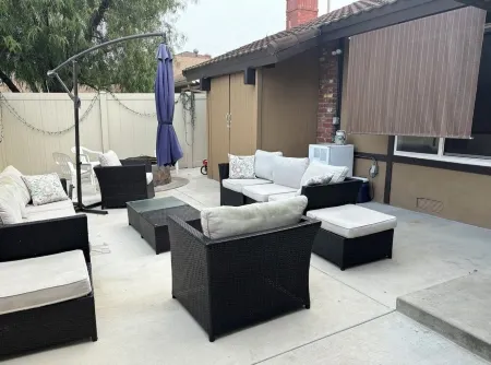 Spacious 3-bedroom with AC and WiFi in welcoming Cypress