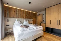 Paradise Lodge