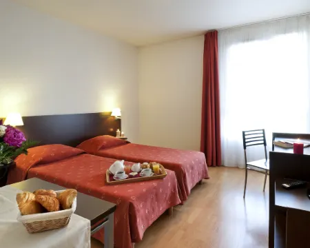 阿德吉奧阿克瑟斯巴黎旺沃沙蒂永門飯店 旺沃住宿飯店