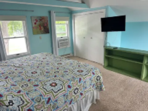 Quiet and cozy cottage, in town