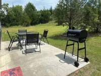 WhiteTail Cabin with Shuffleboard, Fireplace, WiFi, South of Norman