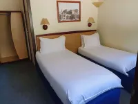 The Crossway Hotel Hotels in 