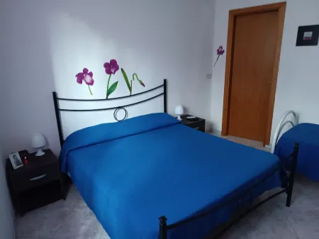 Typical house in finely furnished Sicilian style Отели в г. Рипосто