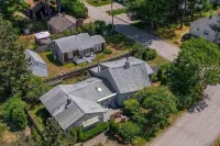 Relax at our Shack! Walk to Oqunquit/Moody Beach