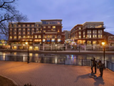 Hotel Indigo NAPERVILLE RIVERWALK by IHG Hotels in Naperville