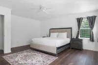 Near Newport, Beaches & Golf: Spacious Getaway