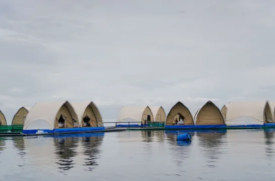 礁度假村單元7的漂浮之家