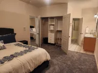 4-bedroom house with Pool, WiFi and AC close to Lake Powell and Antelope Canyon.