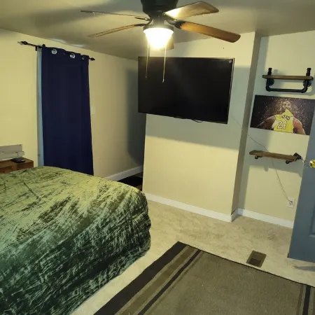 Charming house w/WiFi and AC in tranquil Wilson,walking distance to brewmasters