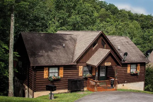 Idyllic Cabin w/ Hot Tub < 2 Mi to Dollywood! - Kitchens
