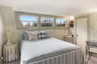 The LakeView: Crystal Lake Living at Its Best