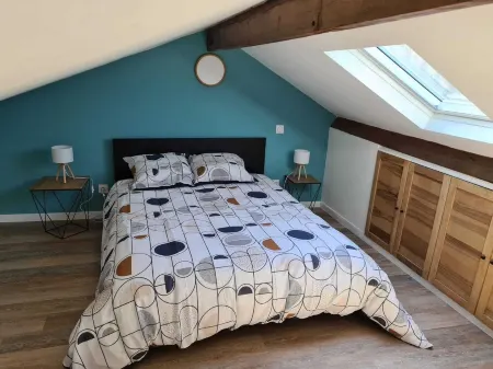 Spacious attic duplex Отели рядом со станцией Gare de St Germain En Laye Bel Air Fourqueux