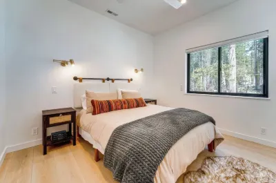 Wander Donner Summit Hotels near Soda Springs Mountain Resort