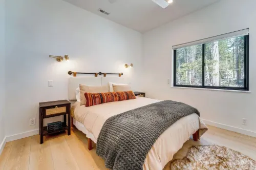 Wander Donner Summit Hotels in Soda Springs