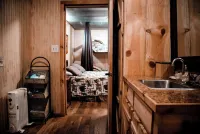 Cabin on Collier creek!! In Caddo Gap