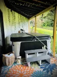 Luxury cottage with hot tub, game and movie room, coffee bar, King bed & robes!