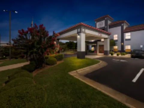 Red Roof PLUS+ Henderson Hotels in Vance County