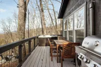 25% Off ~ Hygge mountain retreat w/ stunning views