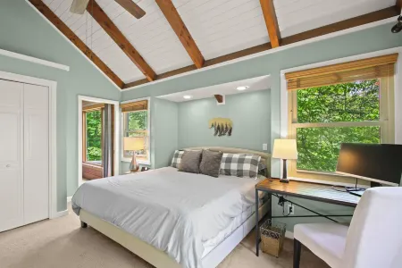 Mountain View 3BDR w/ Hot Tub Plus Game Loft And Deck