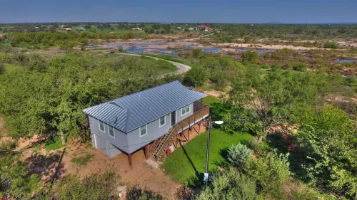 Llano River House - Waterfront with a View