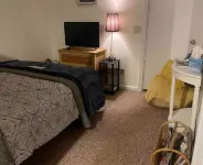 Adorable in-law studio w/private entrance-Minutes to downtown, 5 miles to beach!